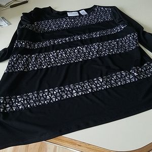💖3/$20💖 Black & white Tunic